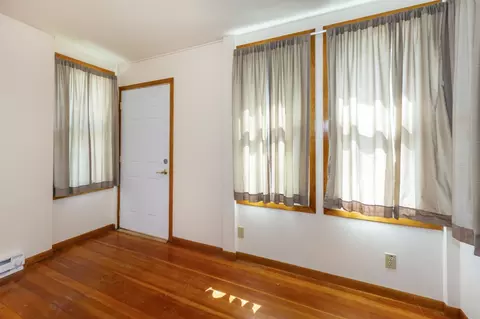 Entry Way - 421 Prospect St, Dekalb, IL 60115 photo 1 of 3