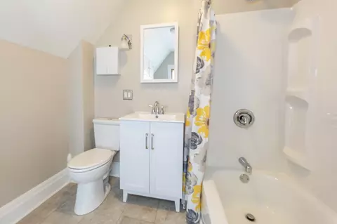 Bath - 421 Prospect St, Dekalb, IL 60115 photo 1 of 3
