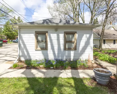 Exterior - 421 Prospect St, Dekalb, IL 60115 photo 9 of 9