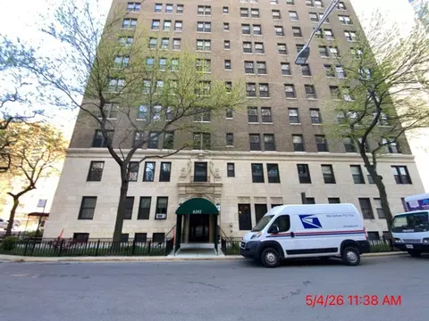 6101 N Sheridan Rd, Chicago, IL 60660