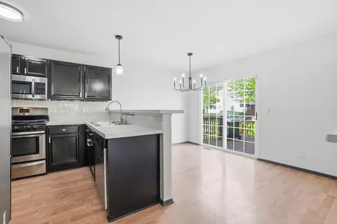 Kitchen - 36 Bridgeview Dr, Oswego, IL 60543 photo 1 of 4