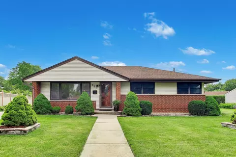 3 N N361 N Howard Ave, Elmhurst, IL 60126