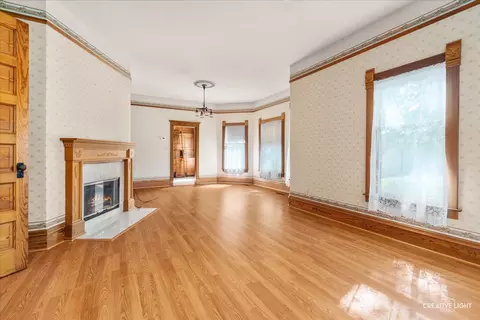 Living - 10810 Tabler Rd, Morris, IL 60450 photo 2 of 3