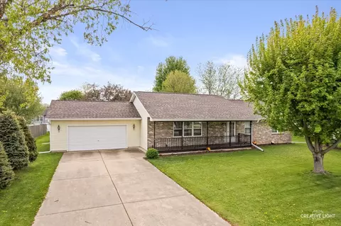 1224 Sandhurst Dr, Sandwich, IL 60548