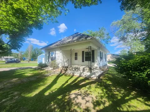 36 Wisconsin St, Pinckneyville, IL 62274