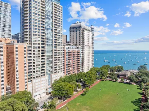 View/Area - 270 E Pearson St #101, Chicago, IL 60611 photo 3 of 5
