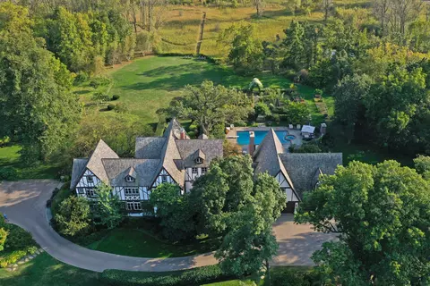 499 W Old Mill Rd, Lake Forest, IL 60045