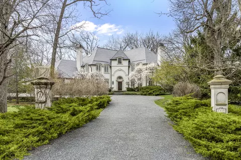 1315 Abington Cambs Dr, Lake Forest, IL 60045