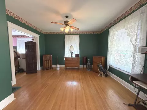 Living - 220 E North St, Morris, IL 60450 photo 1 of 2