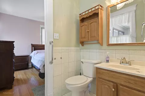 Bath - 220 E North St, Morris, IL 60450 photo 1 of 3