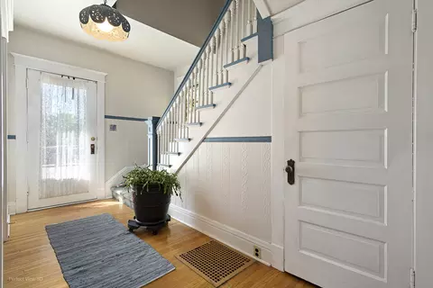 Entry Way - 220 E North St, Morris, IL 60450 photo 1 of 2