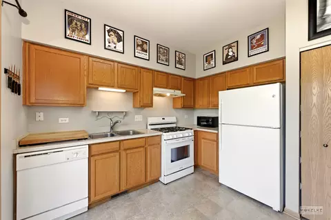 Kitchen - 503 Gregory Ln, Plano, IL 60545 photo 2 of 2