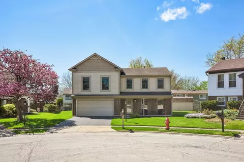 588 Kingston Ct, Roselle, IL 60172