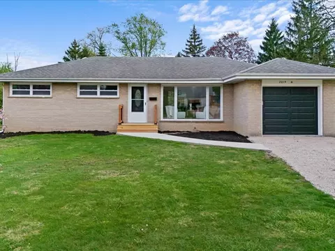 2015 Maplewood Rd, Northbrook, IL 60062