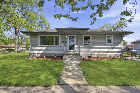 18655 Sherman St, Lansing, IL 60438