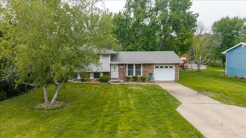 312 E Adams St, Towanda, IL 61776