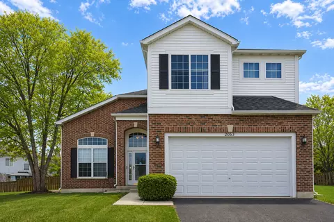 2053 Westbury Ln, Aurora, IL 60502