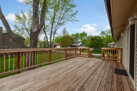 Exterior - 3990 Hudson Dr, Hoffman Estates, IL 60192 photo 2 of 4