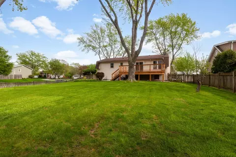 Exterior - 3990 Hudson Dr, Hoffman Estates, IL 60192 photo 4 of 4
