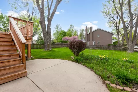 Exterior - 3990 Hudson Dr, Hoffman Estates, IL 60192 photo 3 of 4