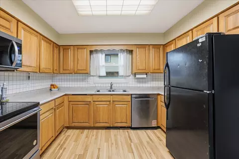 Kitchen - 18326 Bock Rd, Lansing, IL 60438 photo 2 of 3