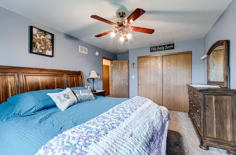 Bedroom - 605 Davidson Dr #B, Minooka, IL 60447 photo 2 of 5