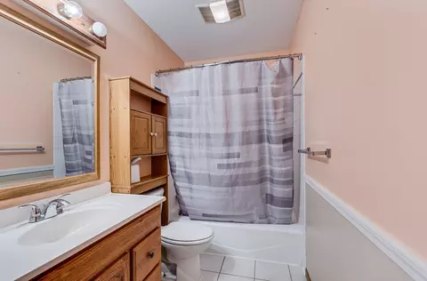 Bath - 605 Davidson Dr #B, Minooka, IL 60447 photo 1 of 2