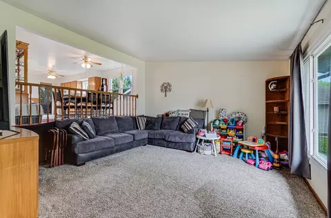 Living - 605 Davidson Dr #B, Minooka, IL 60447 photo 1 of 3