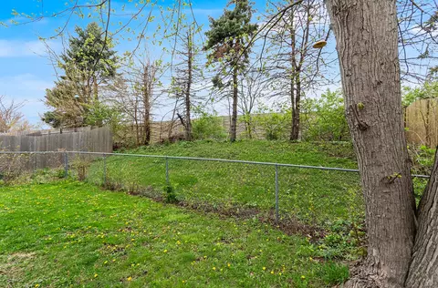 Exterior - 605 Davidson Dr #B, Minooka, IL 60447 photo 4 of 5