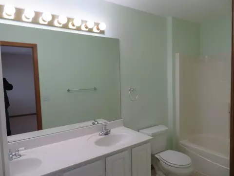 Bath - 2041 Lisbon Rd #A, Morris, IL 60450 photo 3 of 3