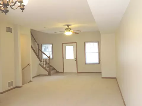Living - 2041 Lisbon Rd #A, Morris, IL 60450 photo 4 of 5