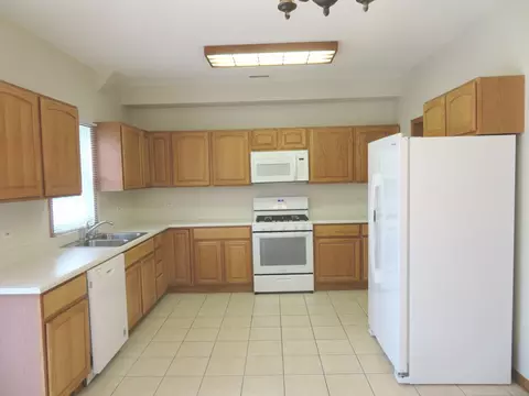 Kitchen - 2041 Lisbon Rd #A, Morris, IL 60450 photo 2 of 3