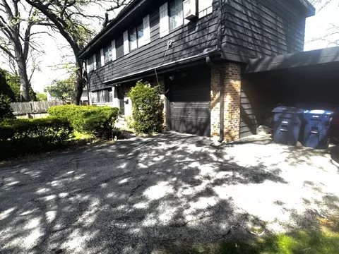 2617 Summit Ave, Highland Park, IL 60035
