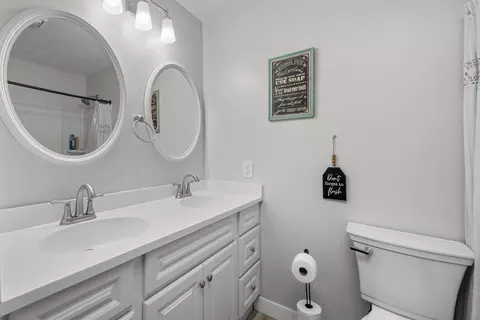 Bath - 1418 19th Ave, Silvis, IL 61282 photo 1 of 4