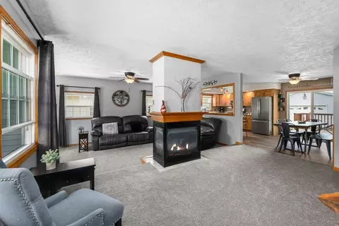 Living - 1418 19th Ave, Silvis, IL 61282 photo 1 of 4