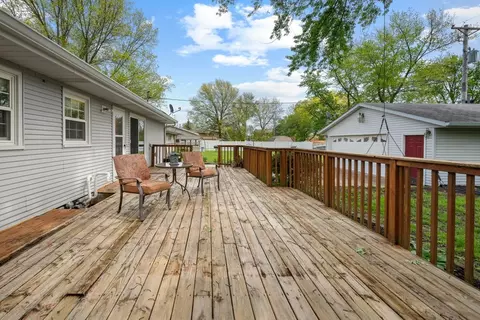 Exterior - 1418 19th Ave, Silvis, IL 61282 photo 4 of 6