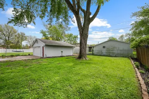 Exterior - 1418 19th Ave, Silvis, IL 61282 photo 5 of 6