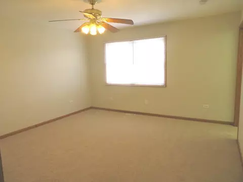 Bedroom - 2041 Lisbon Rd #B, Morris, IL 60450 photo 3 of 5