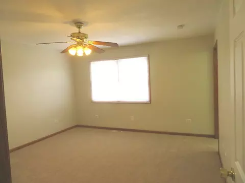 Bedroom - 2041 Lisbon Rd #B, Morris, IL 60450 photo 4 of 5