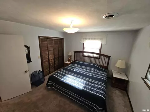 Bedroom - 9758 E Richview Rd, Mount Vernon, IL 62864 photo 5 of 5