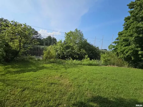 Exterior - 9758 E Richview Rd, Mount Vernon, IL 62864 photo 13 of 17