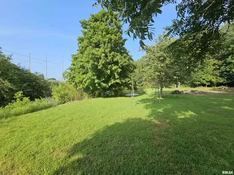 Exterior - 9758 E Richview Rd, Mount Vernon, IL 62864 photo 12 of 17