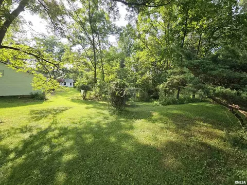 Exterior - 9758 E Richview Rd, Mount Vernon, IL 62864 photo 5 of 17