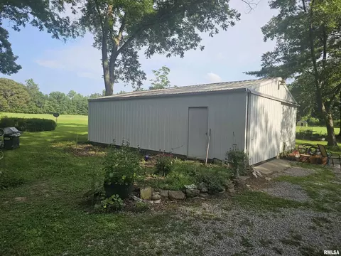 Exterior - 9758 E Richview Rd, Mount Vernon, IL 62864 photo 16 of 17