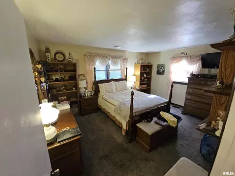 Bedroom - 9758 E Richview Rd, Mount Vernon, IL 62864 photo 4 of 5