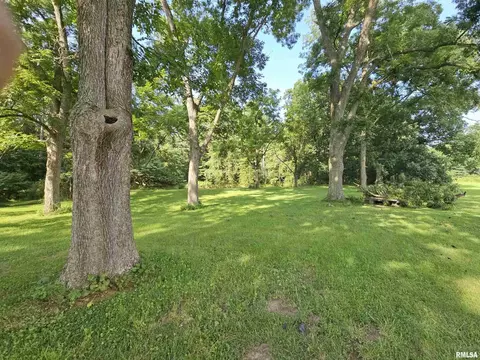 Exterior - 9758 E Richview Rd, Mount Vernon, IL 62864 photo 11 of 17