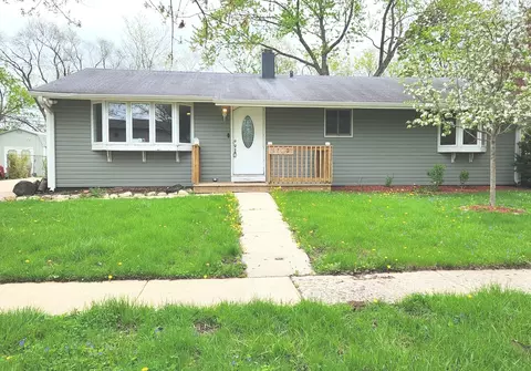 1730 Kingston Cir, Carpentersville, IL 60110