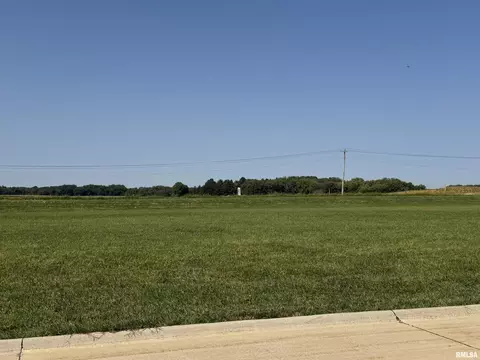 825 Book Ln, Geneseo, IL 61254