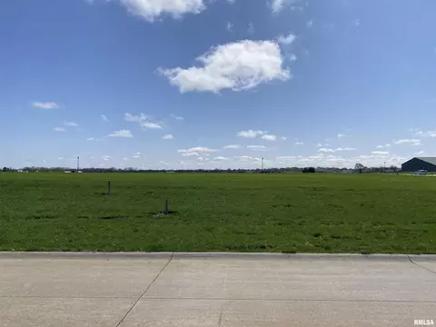 806 Book Ln, Geneseo, IL 61254