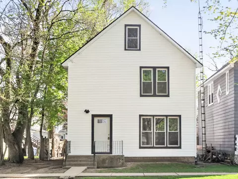 224 E Garden St, Dekalb, IL 60115